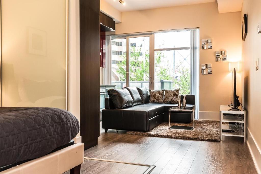 Skyline Suites - Walk To Mtcc, Acc, Rogers Centre & Entertainment District Toronto Exteriör bild