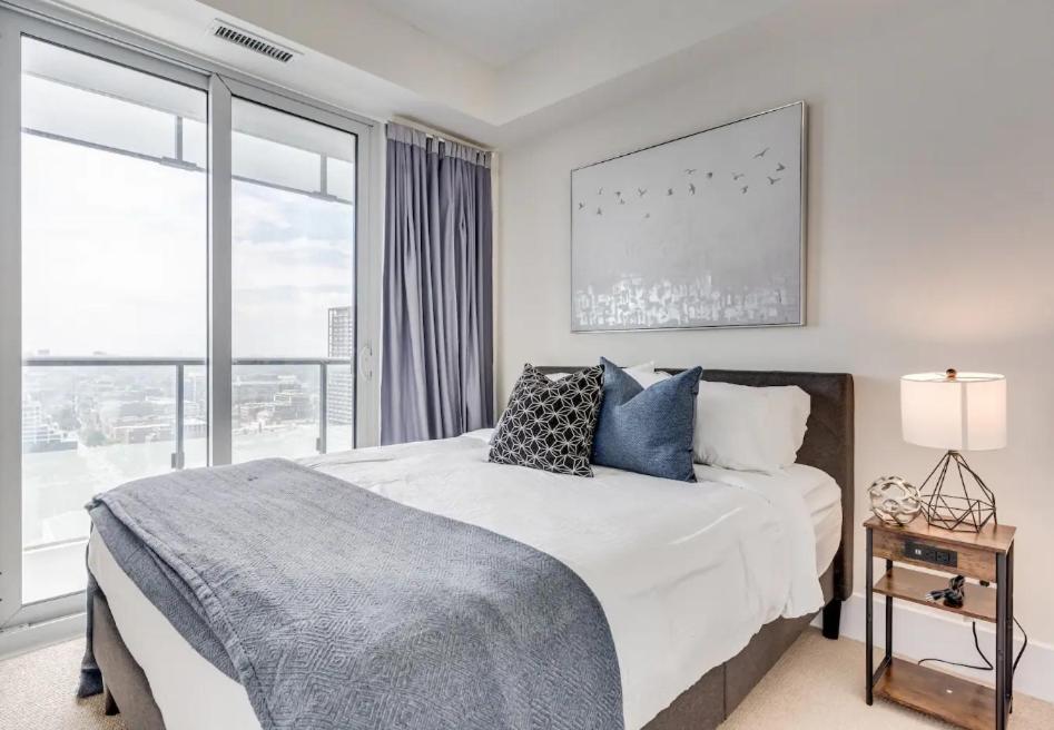 Skyline Suites - Walk To Mtcc, Acc, Rogers Centre & Entertainment District Toronto Exteriör bild