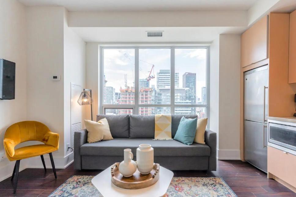Skyline Suites - Walk To Mtcc, Acc, Rogers Centre & Entertainment District Toronto Exteriör bild