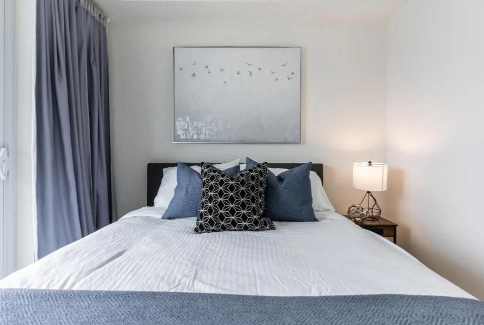 Skyline Suites - Walk To Mtcc, Acc, Rogers Centre & Entertainment District Toronto Exteriör bild