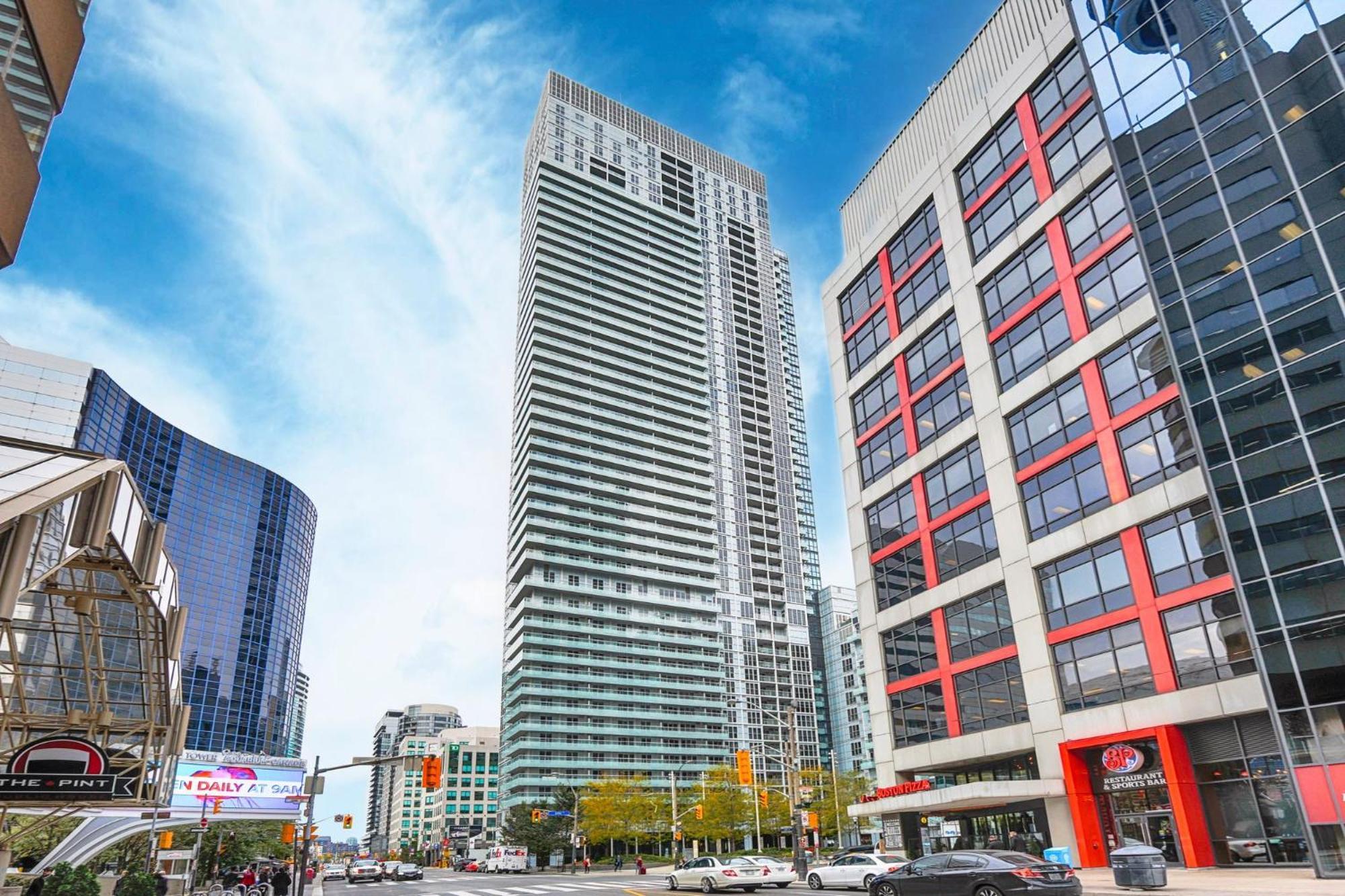 Skyline Suites - Walk To Mtcc, Acc, Rogers Centre & Entertainment District Toronto Exteriör bild