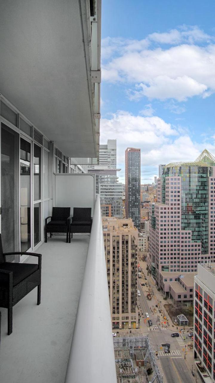 Skyline Suites - Walk To Mtcc, Acc, Rogers Centre & Entertainment District Toronto Exteriör bild